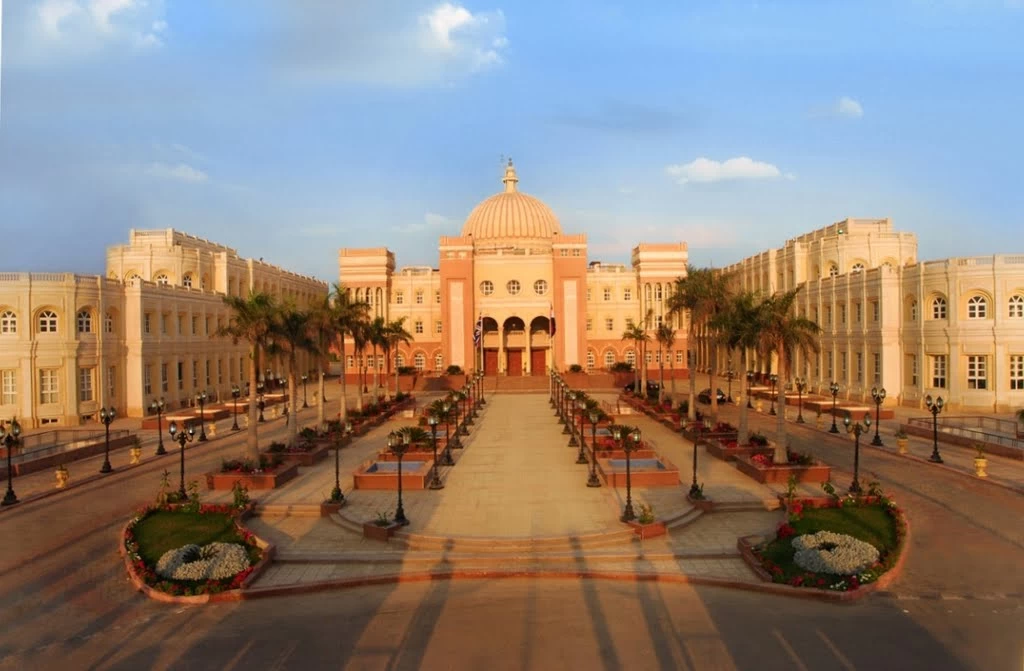 اكثر تخصصات مطلوبة في جامعة الأهرام الكندية وجامعة المستقبل