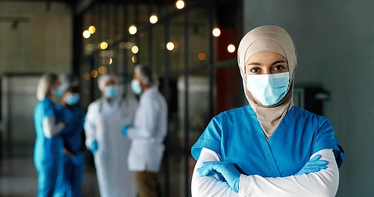 للوافدين ادرس التمريض الباطني والجراحي من الجامعات المصرية باقل التكاليف