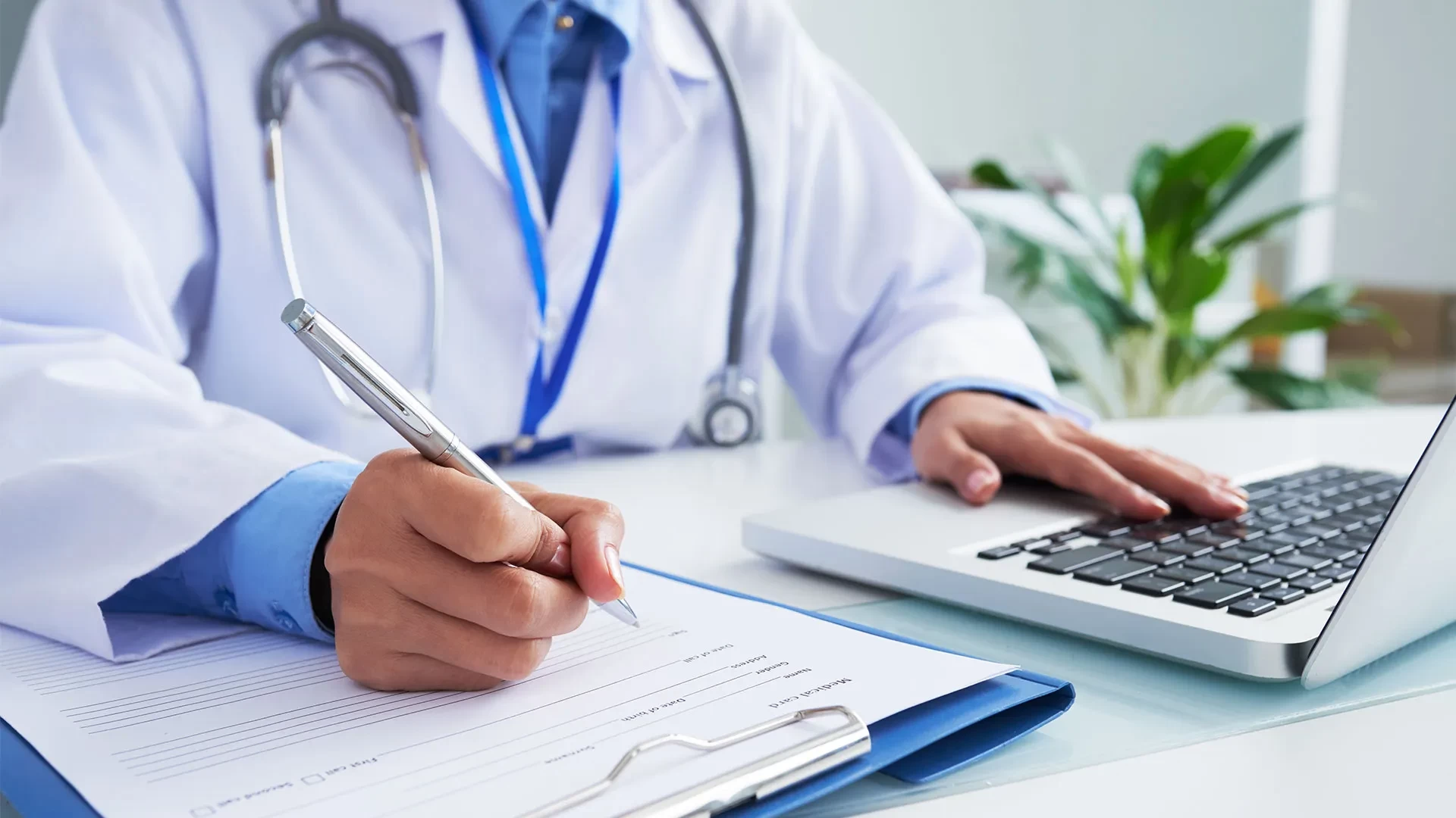 دليل شاملة لدراسة الطب في مصر للوافدين
